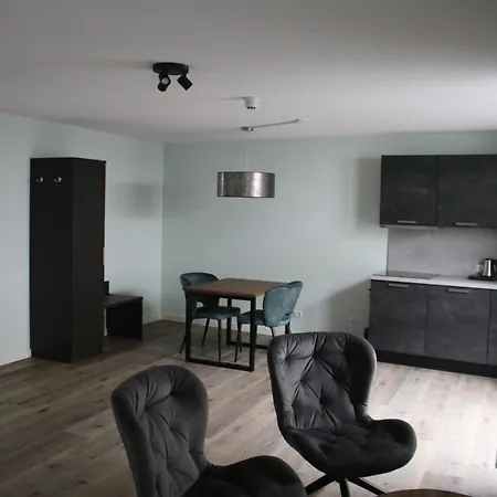 Sis - فندق مبيت وإفطار