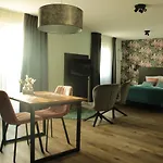 Sis - Steenbergen (North Brabant)